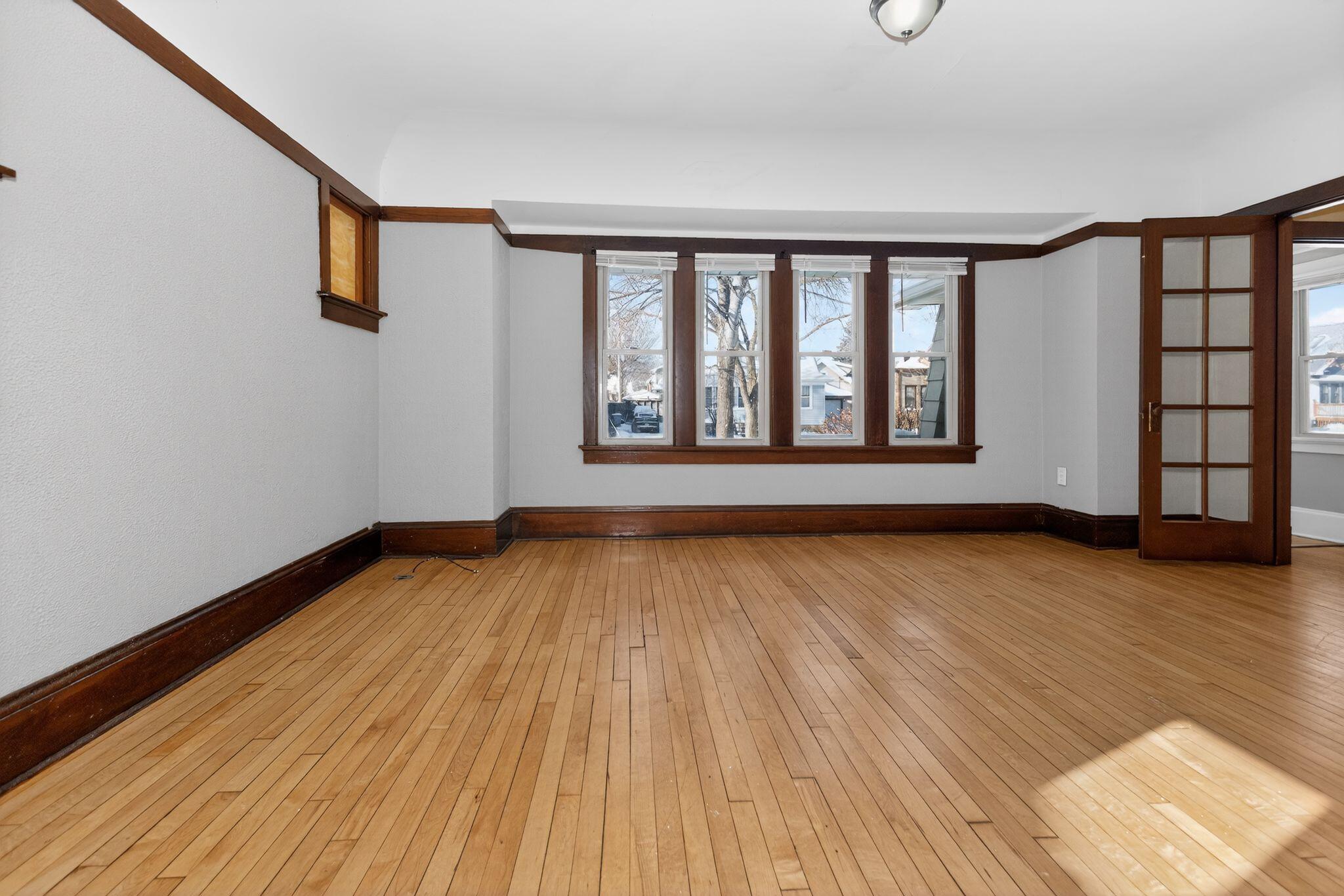 2822 North 56th Street Milwaukee, WI 53210 - Photo 9 of 35 11_2822_N_56th_St_Milwaukee_WI_53210-Liv