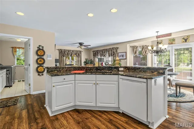 $550,000 | 501 Hawthorne Drive, Farmington, MO 63640