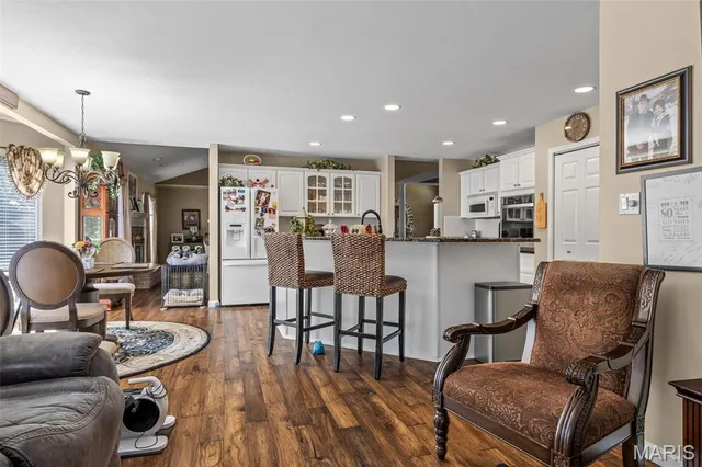 $550,000 | 501 Hawthorne Drive, Farmington, MO 63640