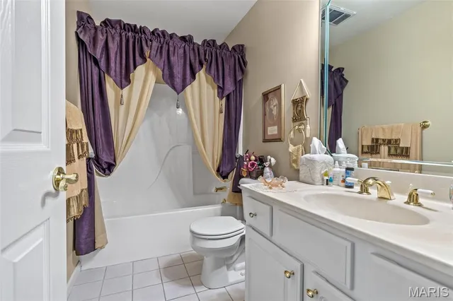 $550,000 | 501 Hawthorne Drive, Farmington, MO 63640