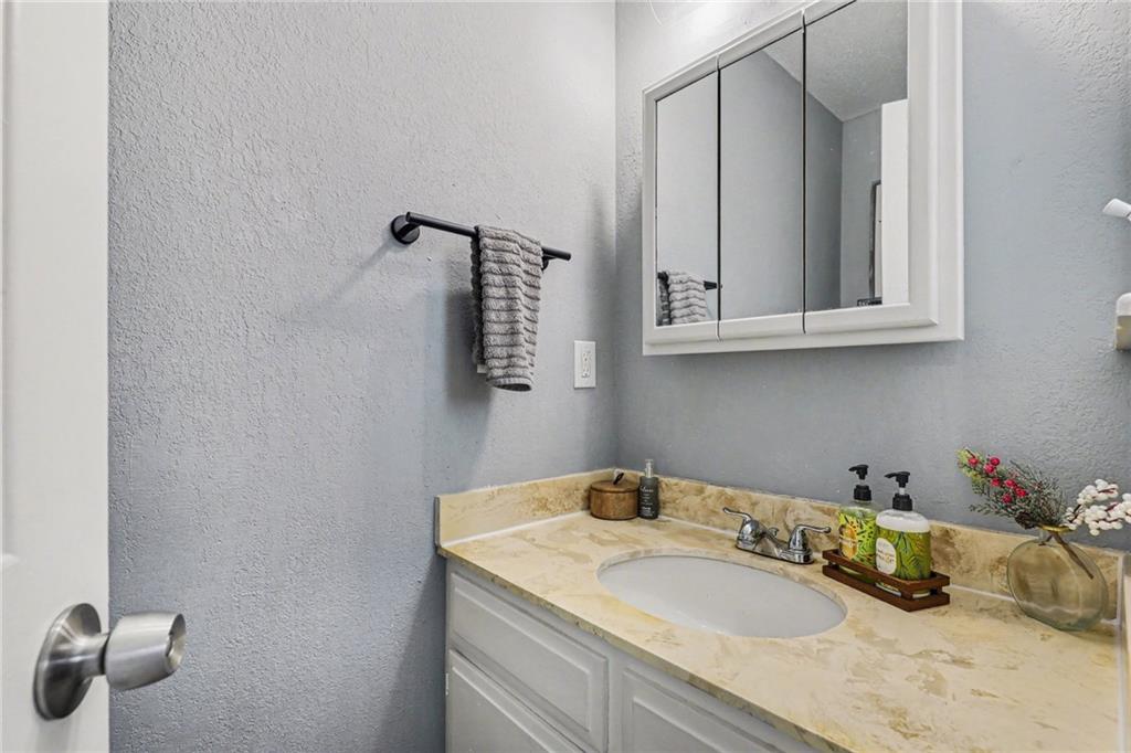 11253 Calico Drive Kansas City, MO 64137 - Photo 10 of 24