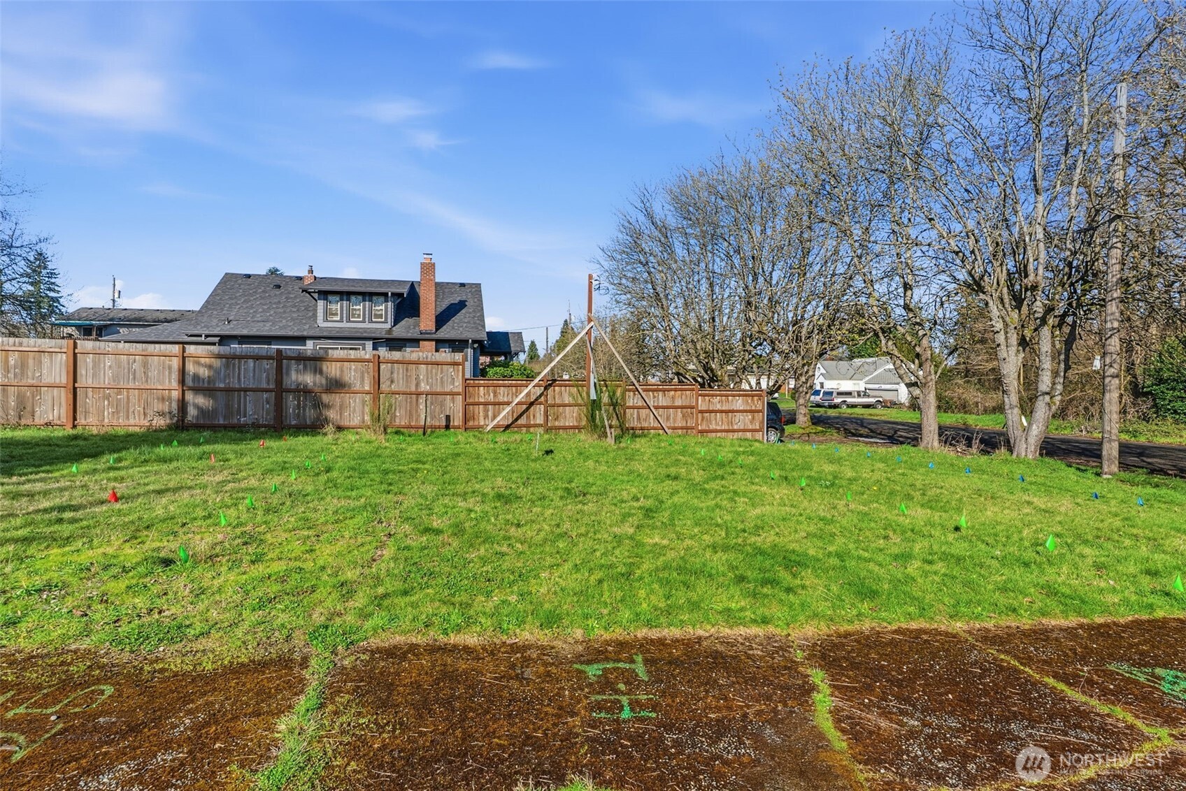 324 East 40th Street Tacoma, WA 98404 - Photo 9 of 17 a view of a garden with houses