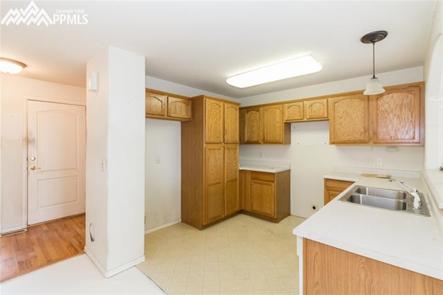 3551 Indigo Ridge Point Colorado Springs, CO 80910 - Photo 8 of 20