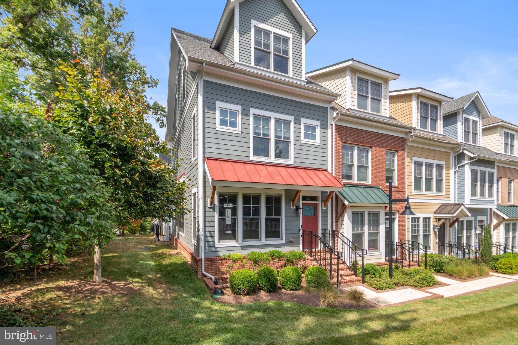 32 Ellsworth Heights Street Silver Spring, MD 20910 - Photo 2 of 29 Gallery Image 2