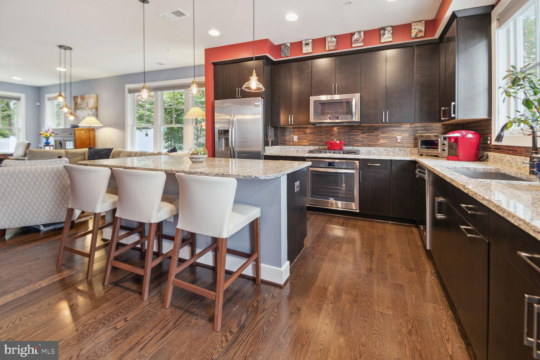 32 Ellsworth Heights Street Silver Spring, MD 20910 - Photo 6 of 29 Gallery Image 6