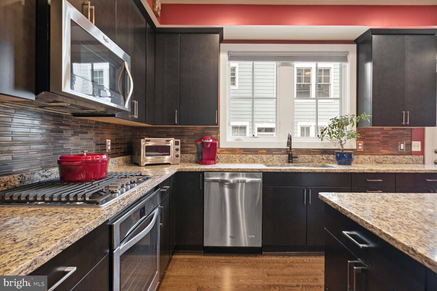 32 Ellsworth Heights Street Silver Spring, MD 20910 - Photo 8 of 29 Gallery Image 8