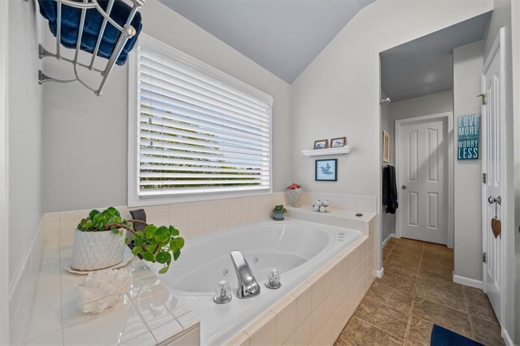 10103 Sunset Drive Lenexa, KS 66220 - Photo 20 of 41