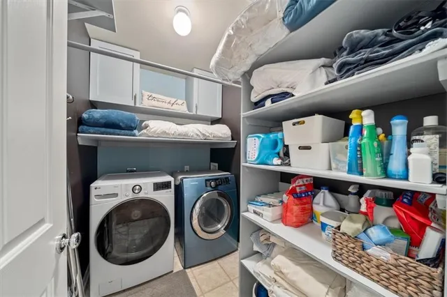 $520,000 | 10103 Sunset Drive, Lenexa, KS 66220