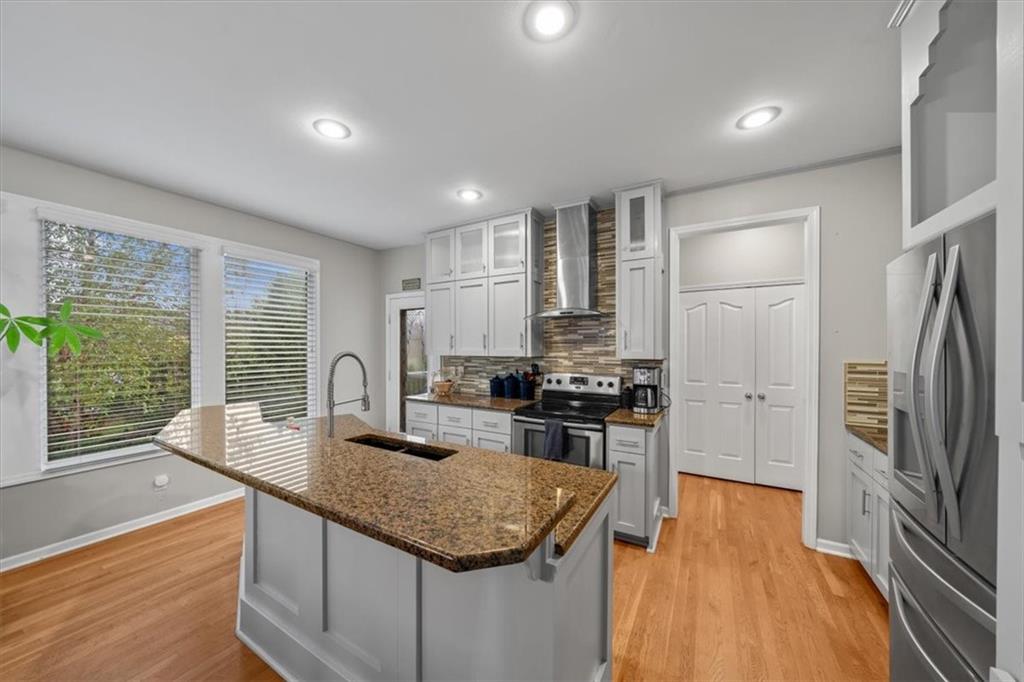 10103 Sunset Drive Lenexa, KS 66220 - Photo 6 of 41