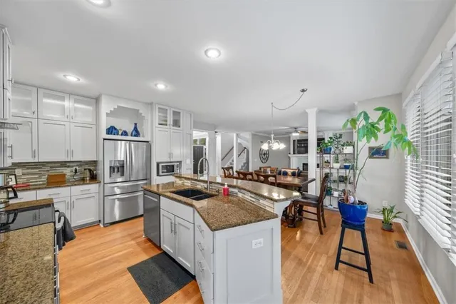 $520,000 | 10103 Sunset Drive, Lenexa, KS 66220