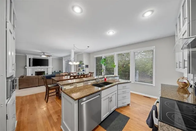 $520,000 | 10103 Sunset Drive, Lenexa, KS 66220