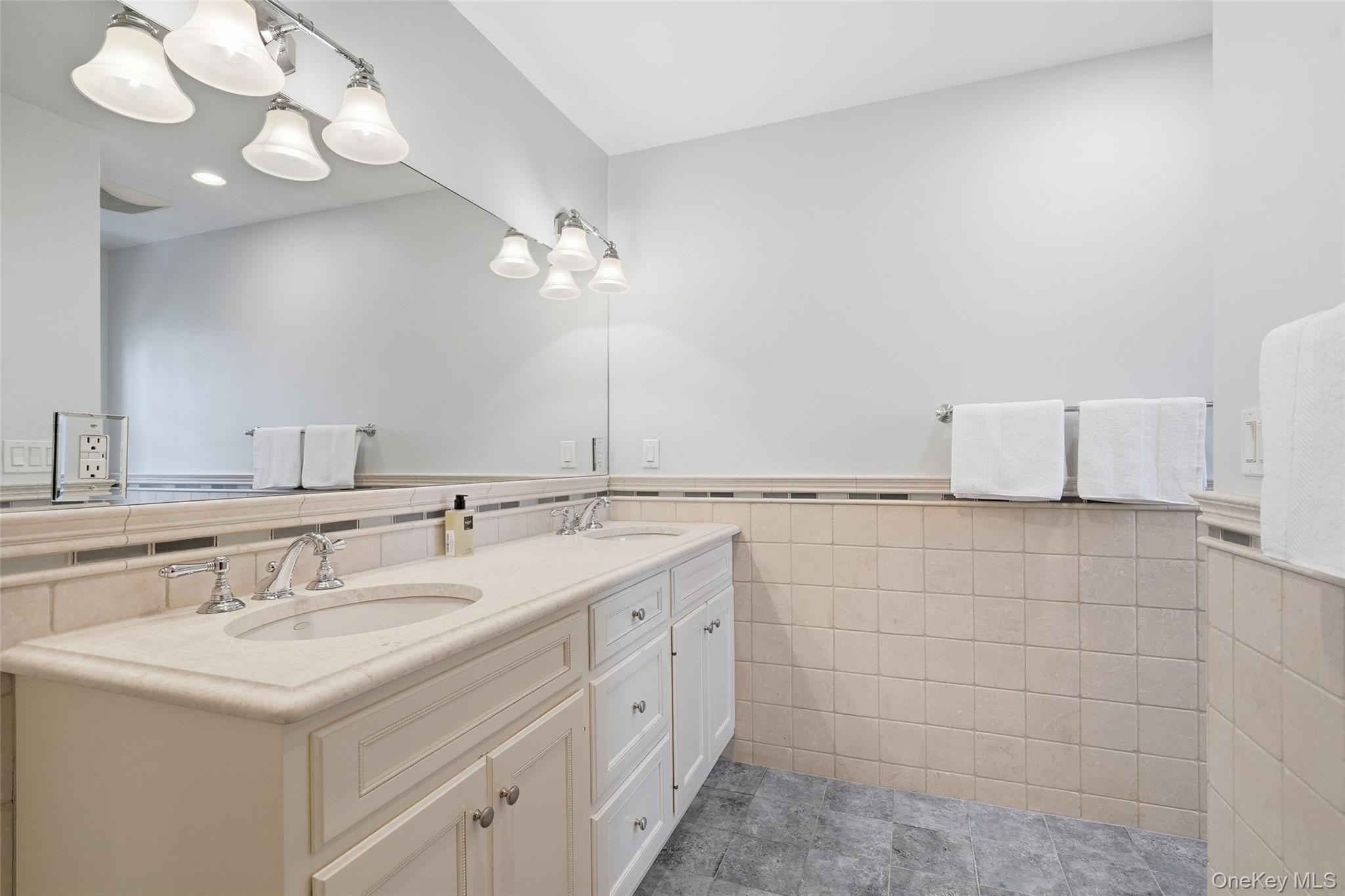 365 Grace Church Street Rye, NY 10580 - Photo 21 of 44 Hall Bath w/ double sinks, large shower and separate bath tub