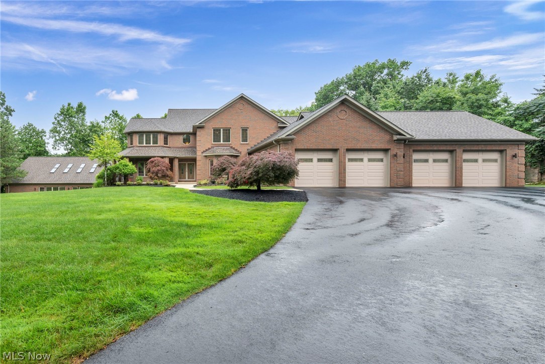 7282 Pinehill Road Painesville, OH 44077 - Photo 1 of 48