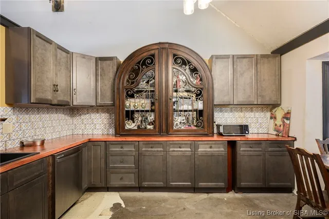 $425,000 | 1104 Seatick Road, Otisco, IN 47163