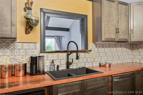 $415,000 | 1104 Seatick Road, Otisco, IN 47163