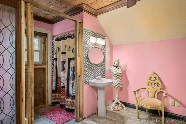 $425,000 | 1104 Seatick Road, Otisco, IN 47163