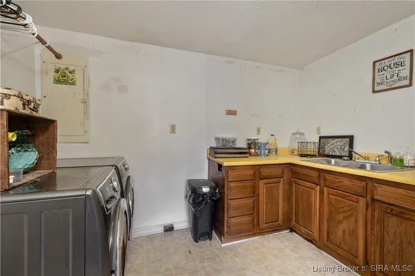 $415,000 | 1104 Seatick Road, Otisco, IN 47163