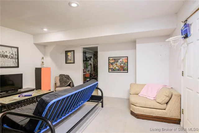 $425,000 | 1104 Seatick Road, Otisco, IN 47163