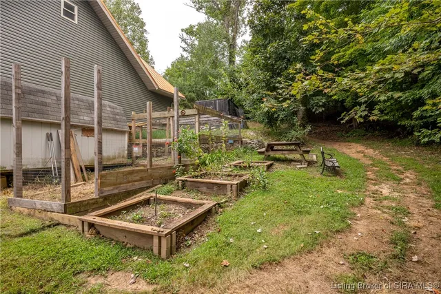 $425,000 | 1104 Seatick Road, Otisco, IN 47163