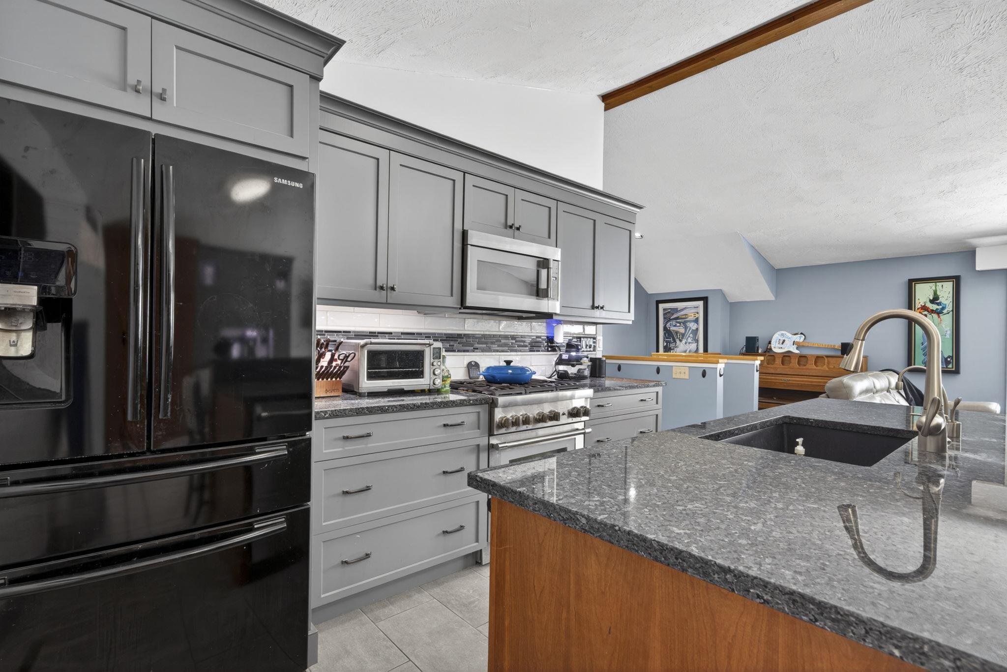 49 Birkdale Road Bedford, NH 03110 - Photo 20 of 57