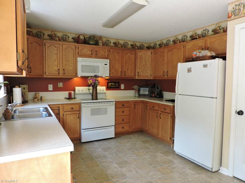 5130 Springhouse Farm Road Winston-Salem, NC 27107 - Photo 12 of 24 Gallery Image 12