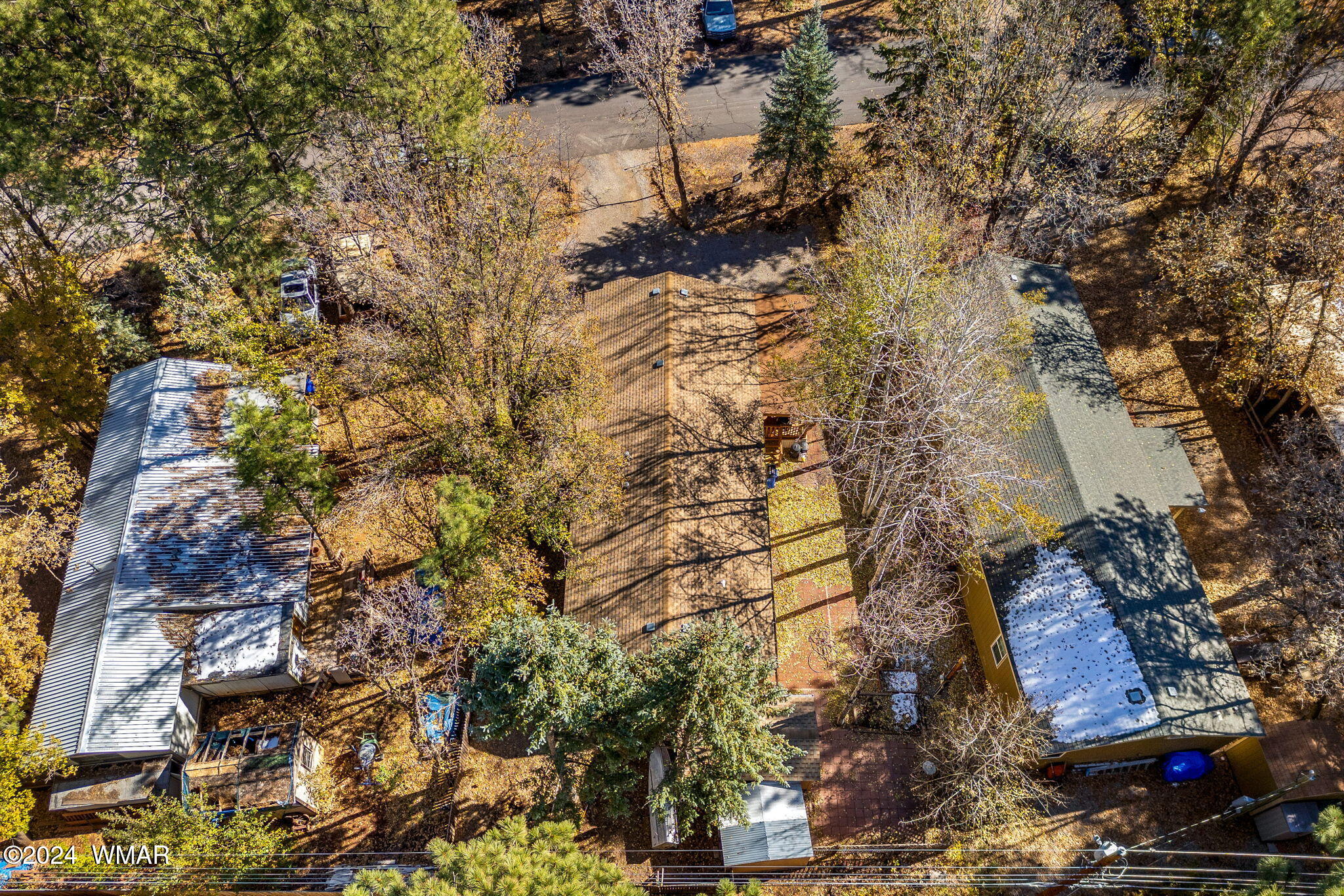 4286 East Blue Ridge Loop Pinetop, AZ 85935 - Photo 27 of 29 a backyard of a building