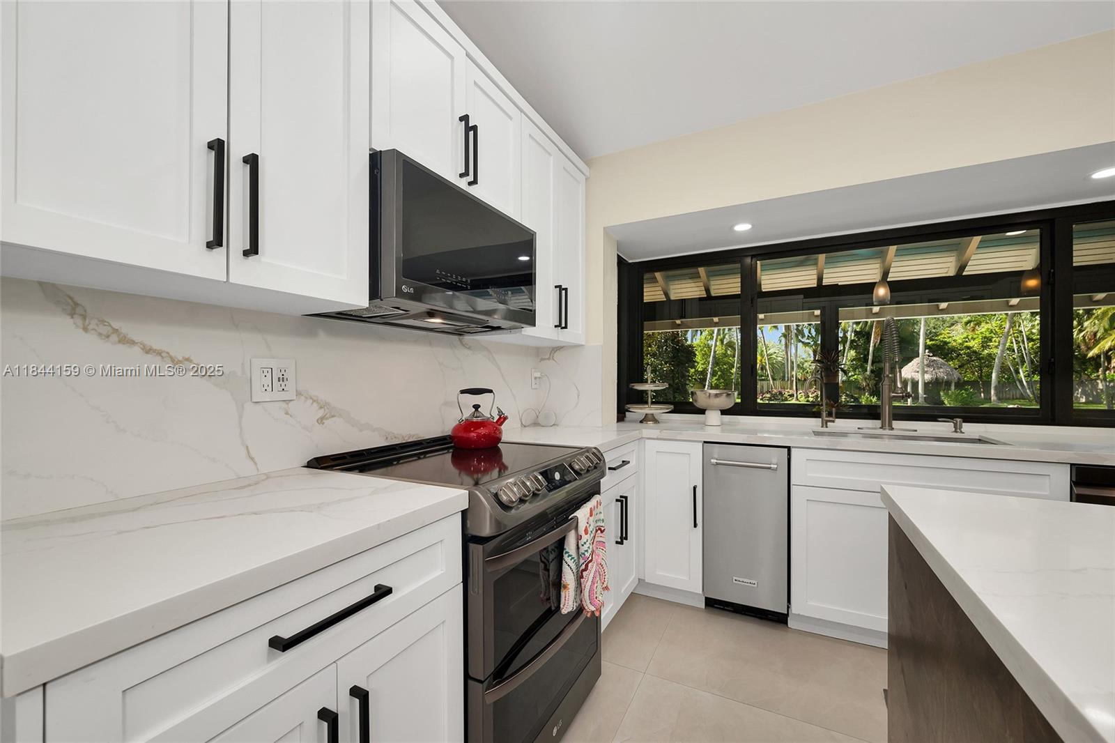 8375 Southwest 78th Street Miami, FL 33143 - Photo 13 of 45