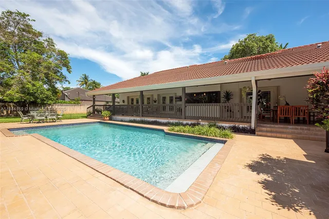 $2,725,000 | 8375 Southwest 78th Street, Miami, FL 33143