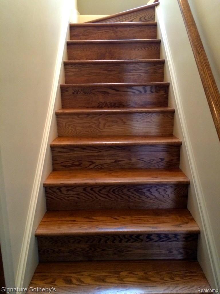 56 Amherst Road Pleasant Ridge, MI 48069 - Photo 13 of 28 Upstairs to Master Suite