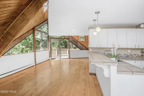 $1,295,000 | 1400 Lions Ridge Loop, Unit 5, Vail, CO 81657