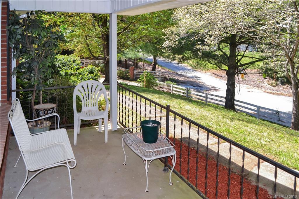 649 Yates Cove Road Waynesville, NC 28785 - Photo 3 of 25 Gallery Image 3