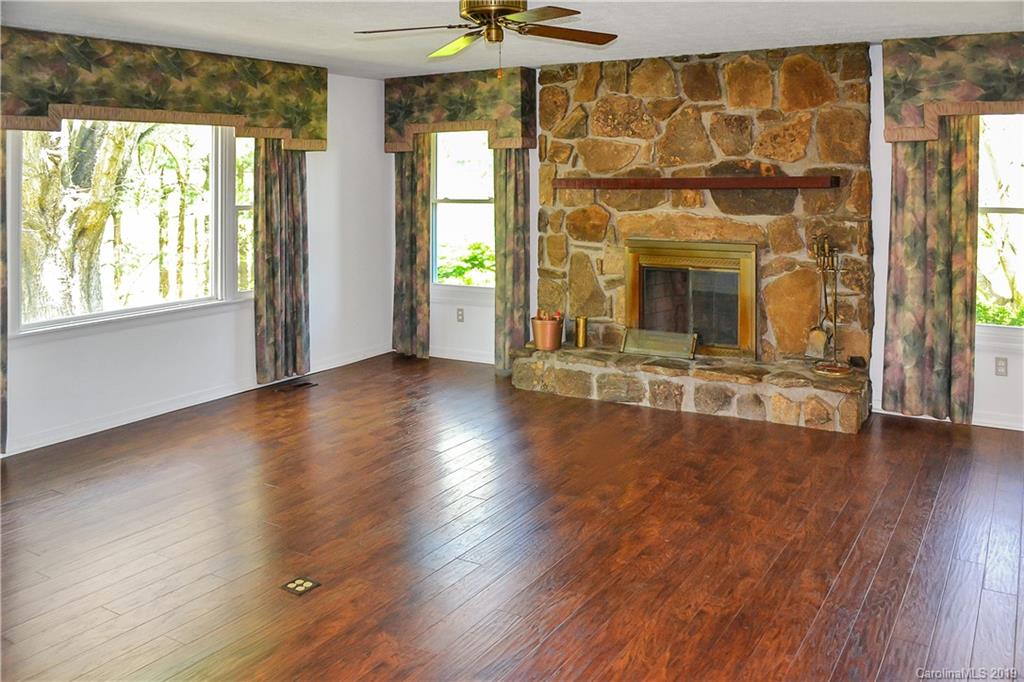 649 Yates Cove Road Waynesville, NC 28785 - Photo 4 of 25 Gallery Image 4