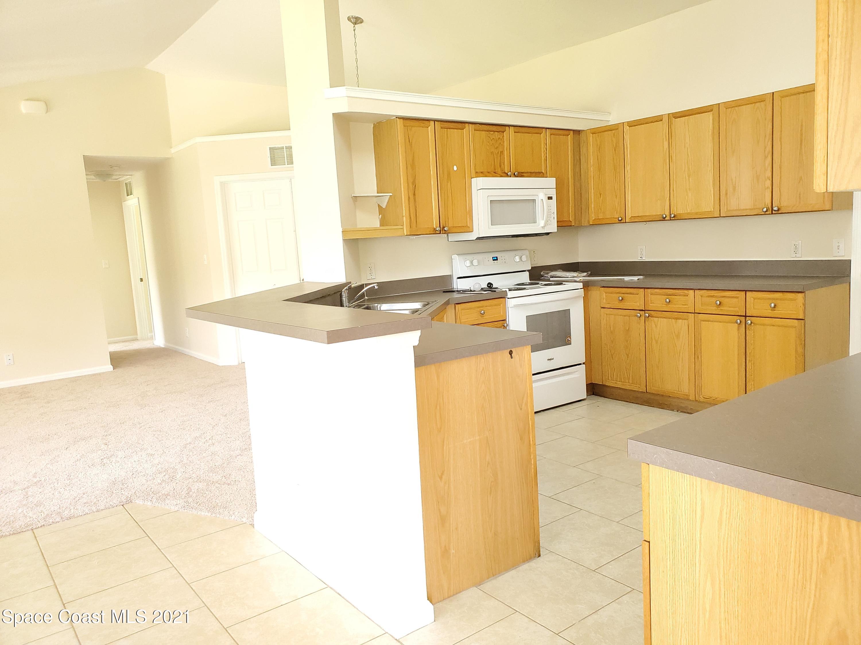 218 San Remo Road Southwest Palm Bay, FL 32908 - Photo 18 of 40 20210628_144523