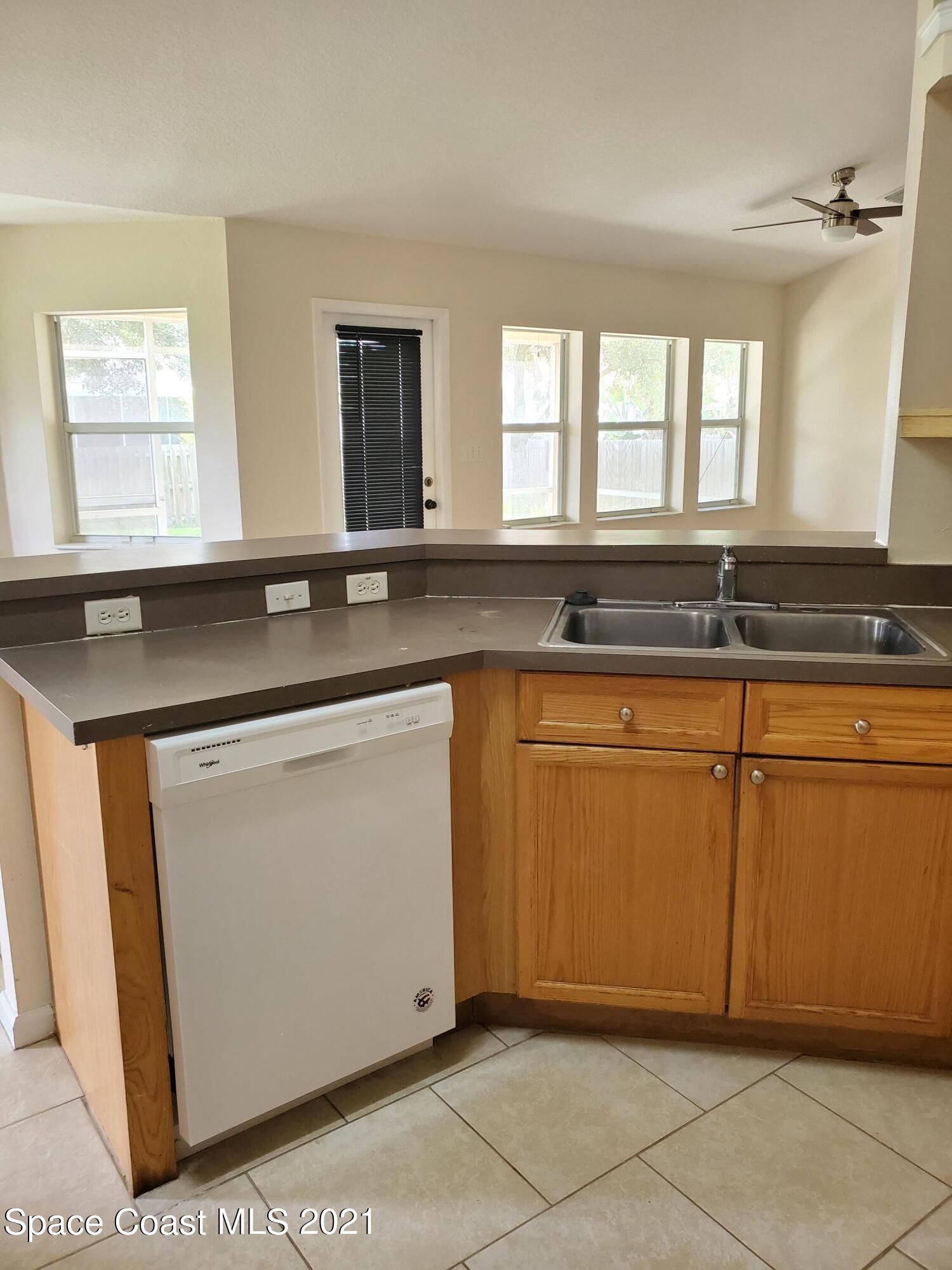 218 San Remo Road Southwest Palm Bay, FL 32908 - Photo 21 of 40 20210628_144552