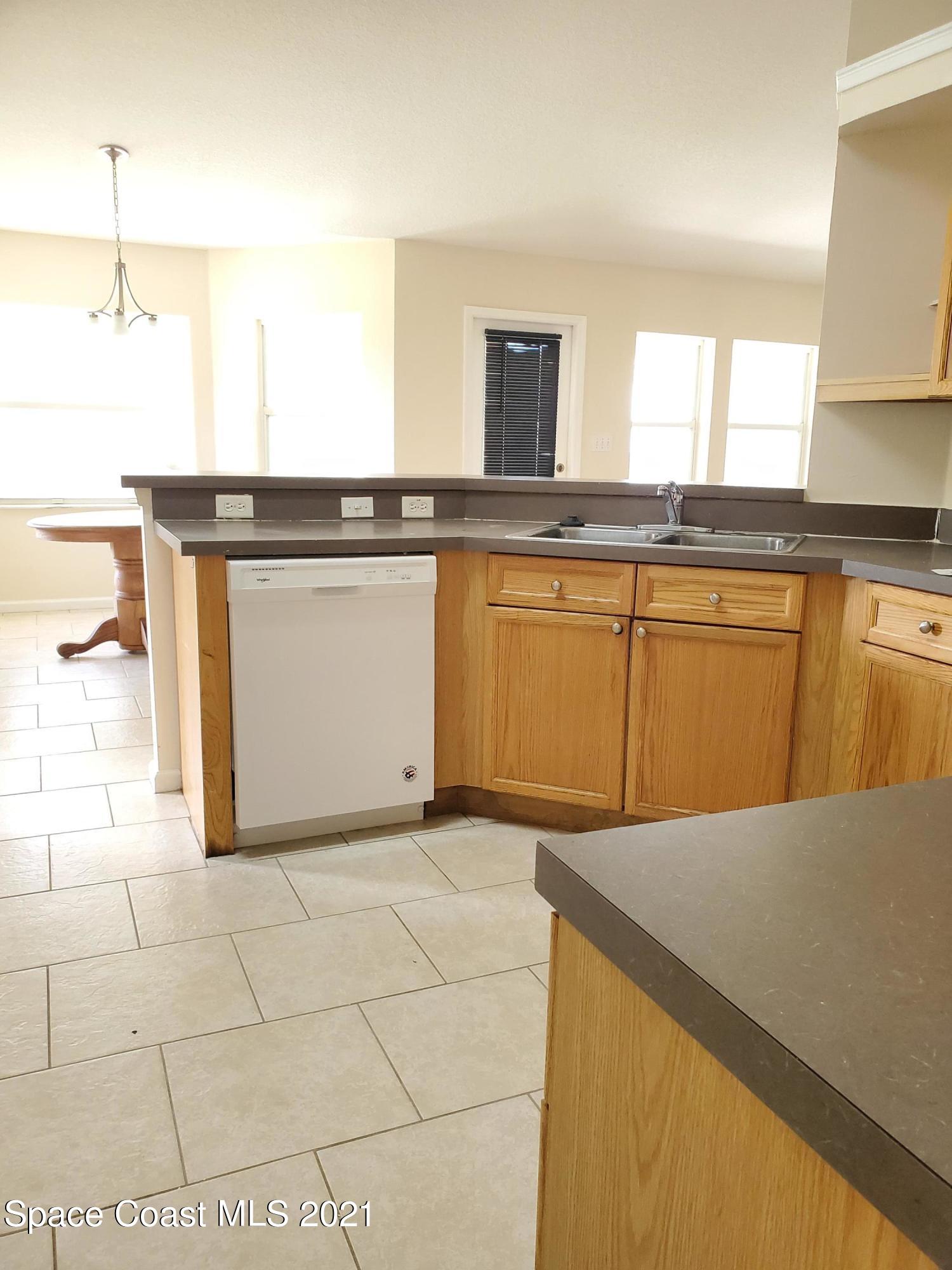 218 San Remo Road Southwest Palm Bay, FL 32908 - Photo 23 of 40 20210628_144618