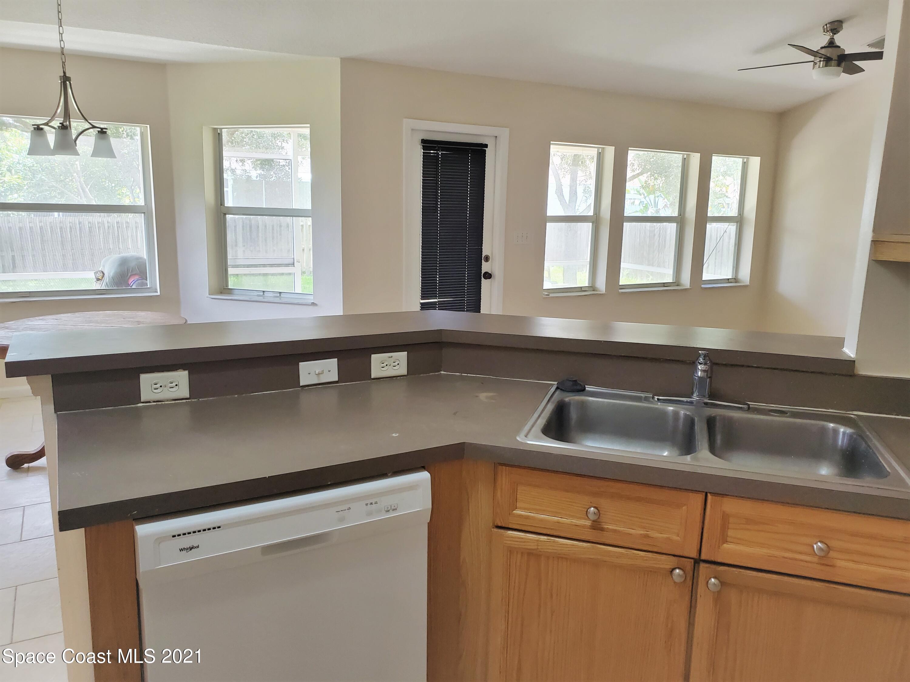 218 San Remo Road Southwest Palm Bay, FL 32908 - Photo 24 of 40 20210628_144627