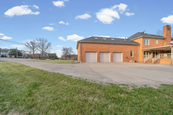$689,900 | 309 Jonaquin Circle, Hopkinsville, KY 42240