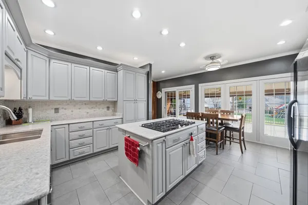 $689,900 | 309 Jonaquin Circle, Hopkinsville, KY 42240