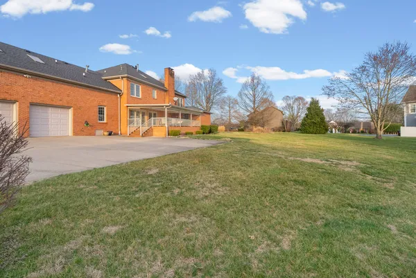 $689,900 | 309 Jonaquin Circle, Hopkinsville, KY 42240