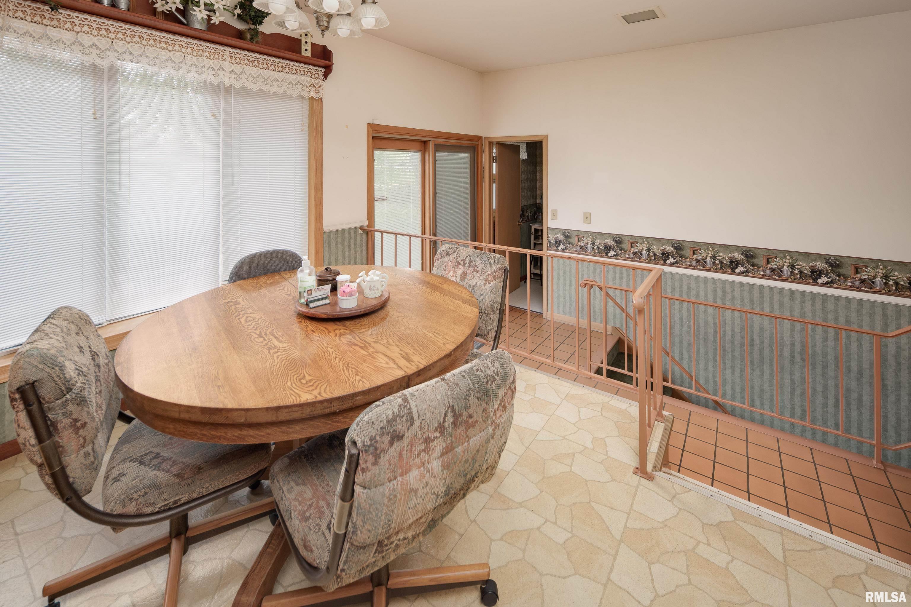 4009 Rodeo Road Davenport, IA 52806 - Photo 14 of 37 Gallery Image 14