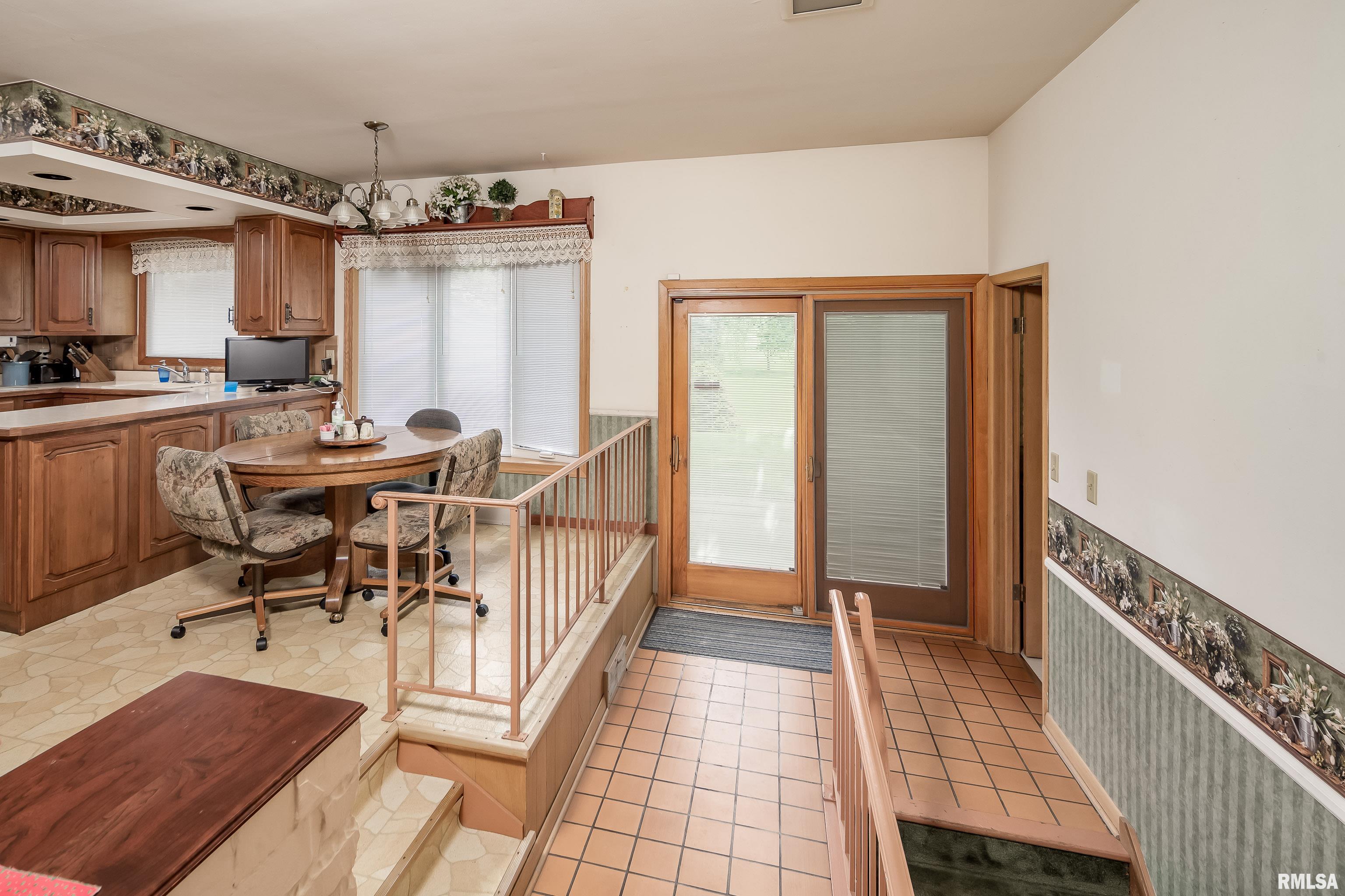 4009 Rodeo Road Davenport, IA 52806 - Photo 15 of 37 Gallery Image 15