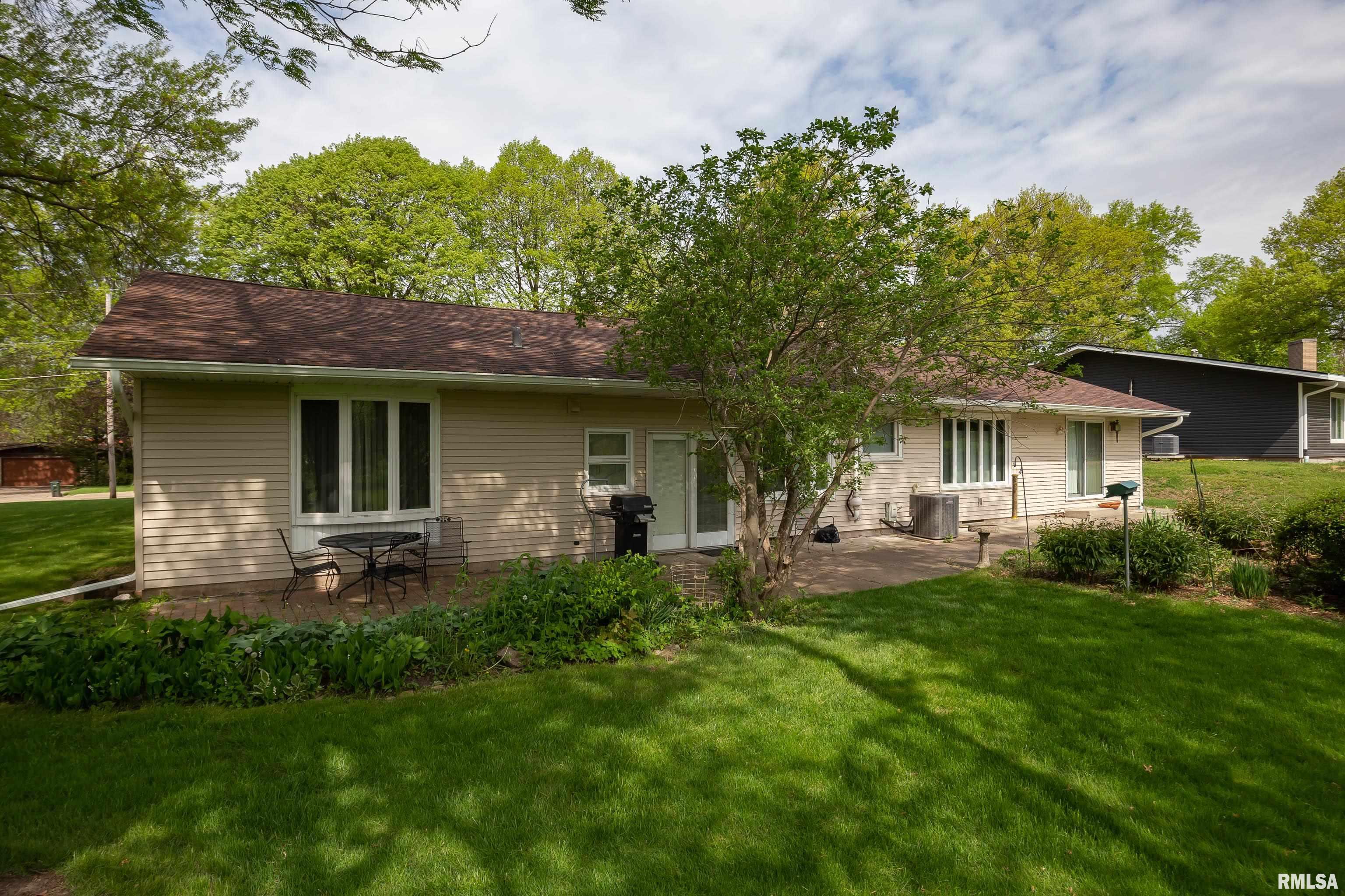 4009 Rodeo Road Davenport, IA 52806 - Photo 2 of 37 Gallery Image 2
