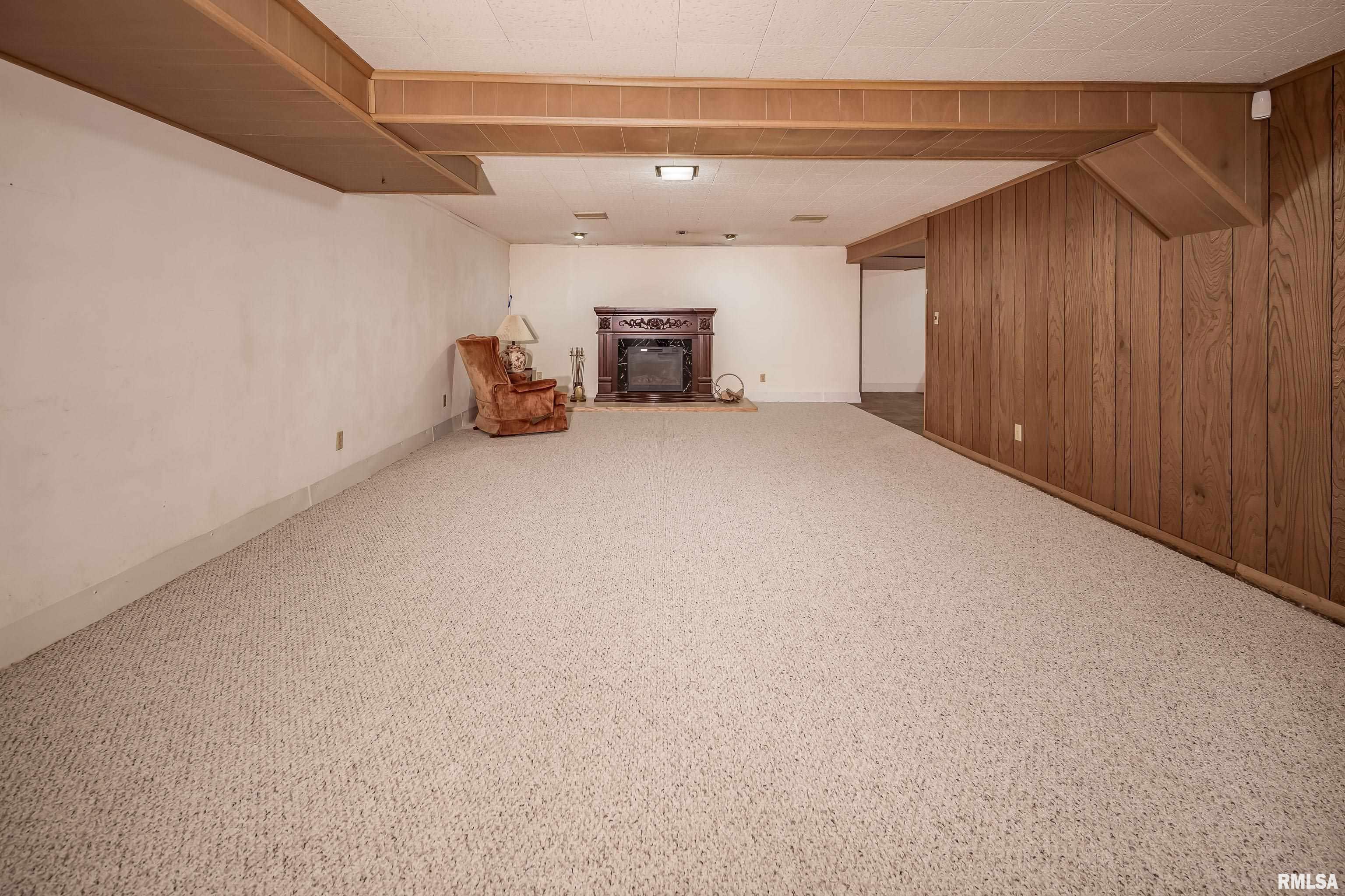 4009 Rodeo Road Davenport, IA 52806 - Photo 28 of 37 Gallery Image 28