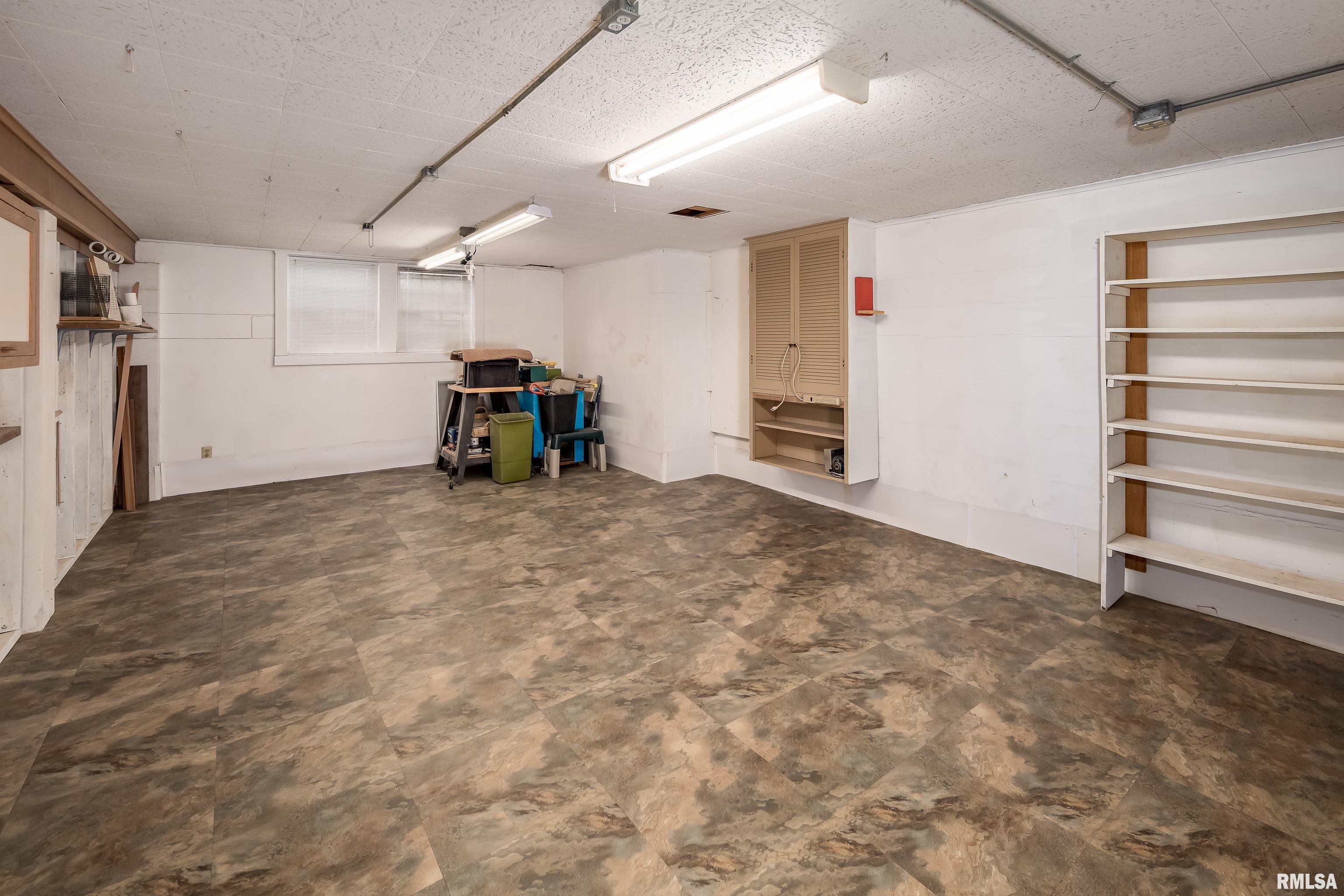 4009 Rodeo Road Davenport, IA 52806 - Photo 32 of 37 Gallery Image 32