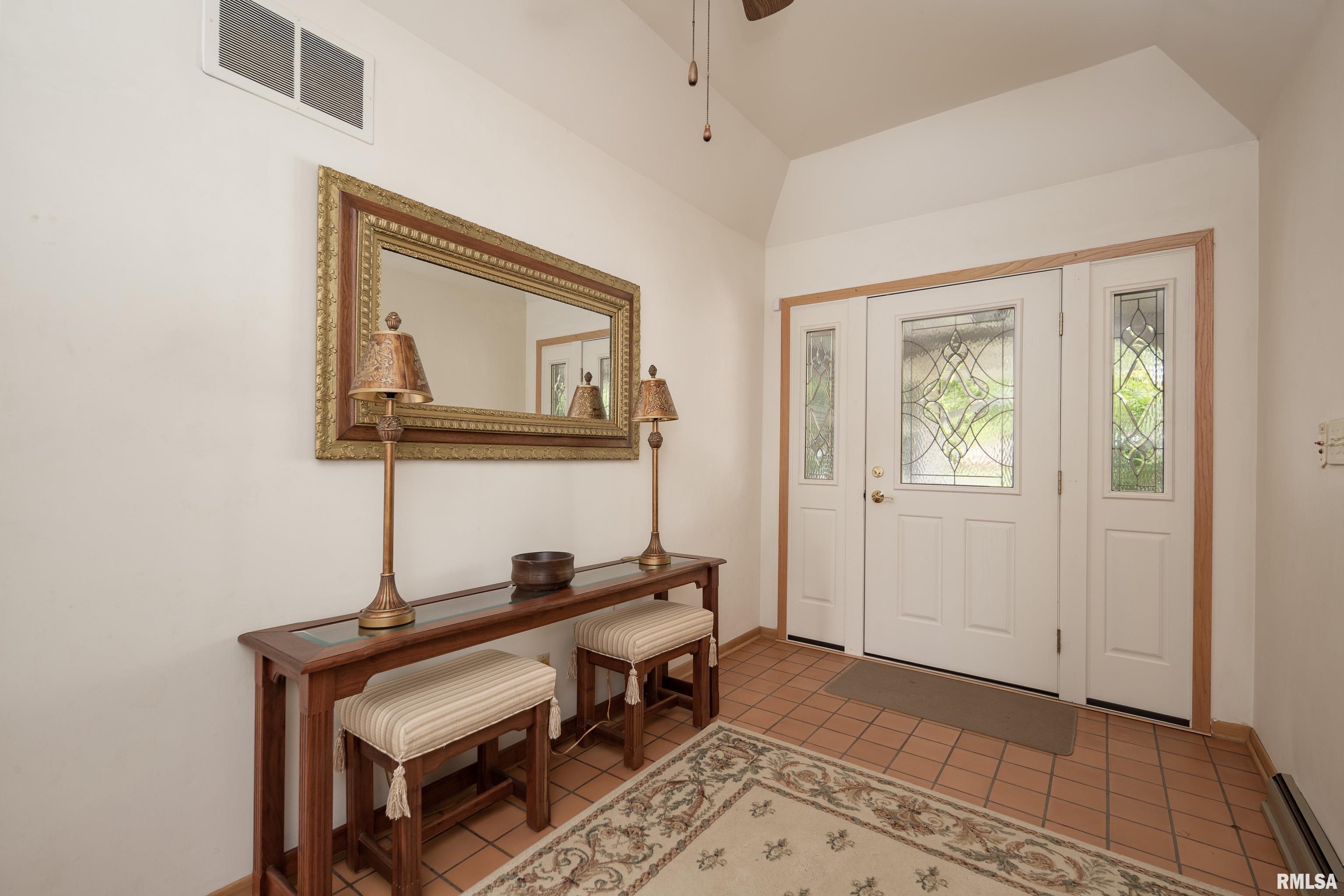 4009 Rodeo Road Davenport, IA 52806 - Photo 4 of 37 Gallery Image 4