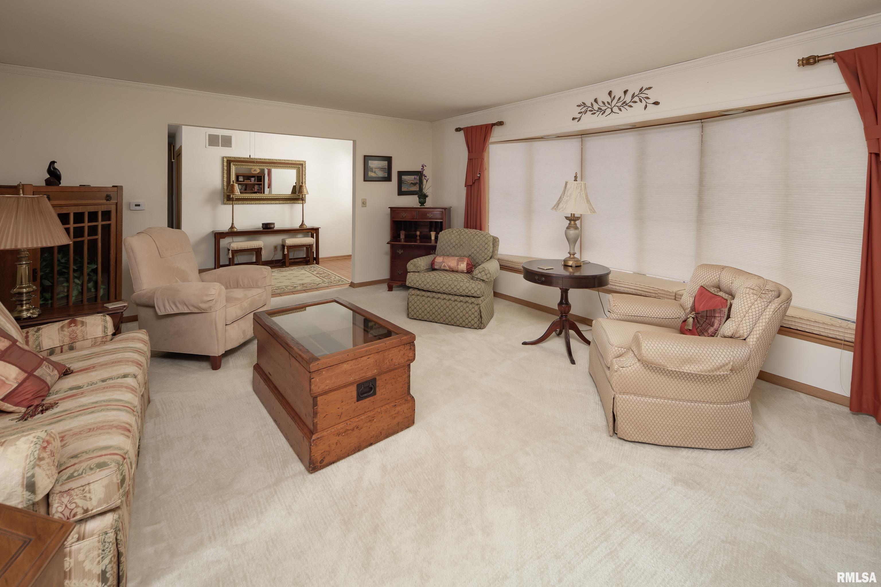 4009 Rodeo Road Davenport, IA 52806 - Photo 7 of 37 Gallery Image 7