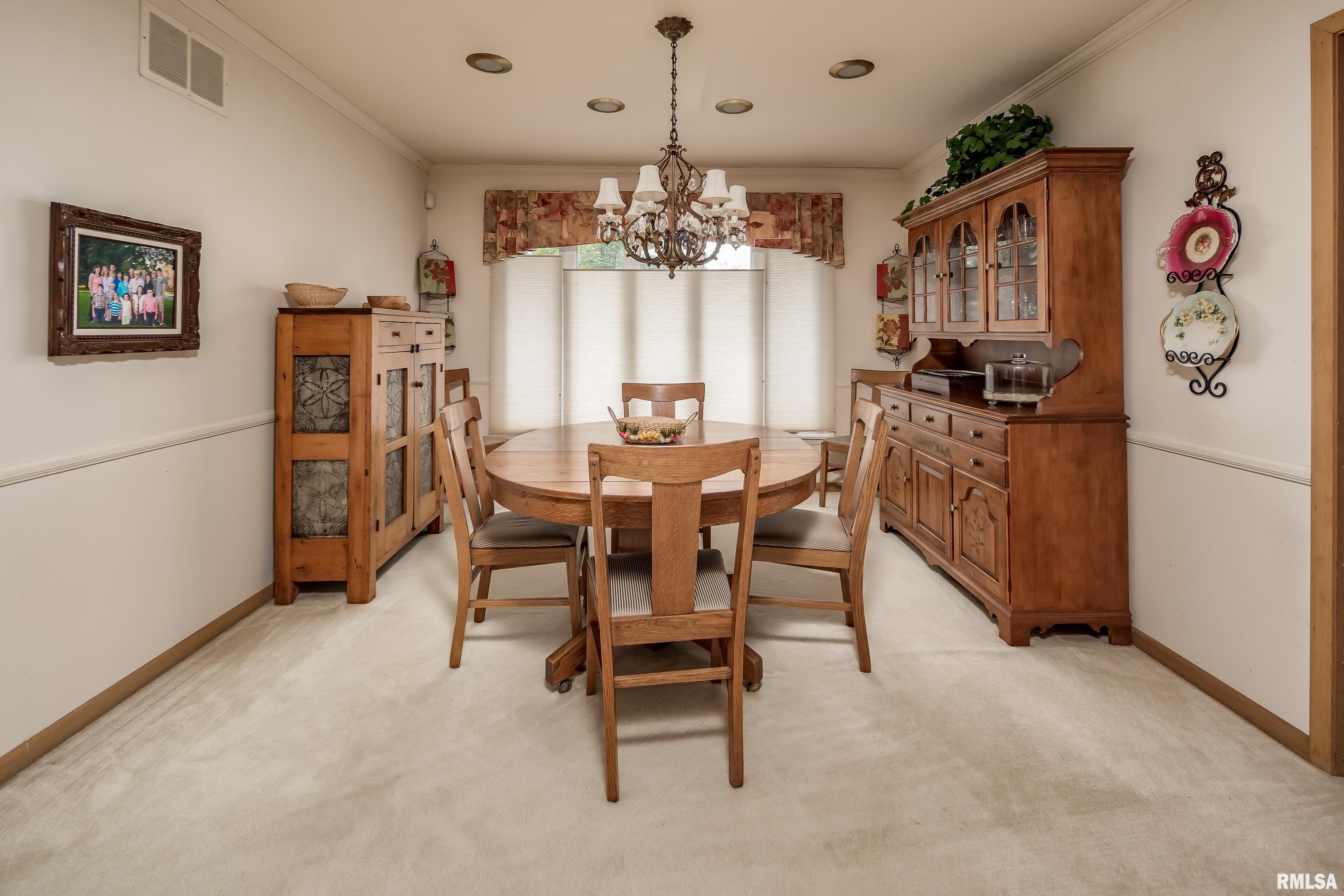 4009 Rodeo Road Davenport, IA 52806 - Photo 8 of 37 Gallery Image 8