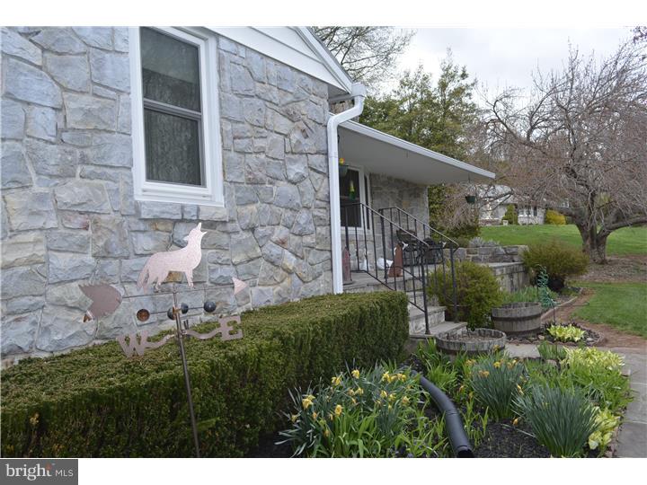 751 West Hoffecker Road Pottstown, PA 19465 - Photo 2 of 23