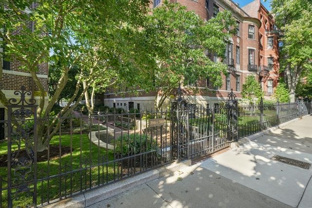 a car parked in front of a building