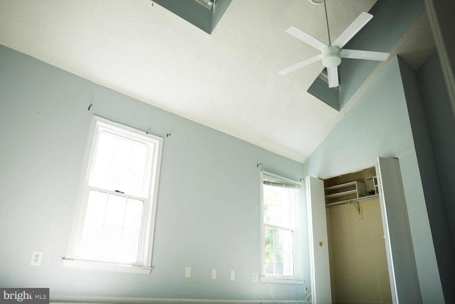 7691 Northern Oaks Court Springfield, VA 22153 - Photo 12 of 23 Bright, airy room with vaulted ceiling.